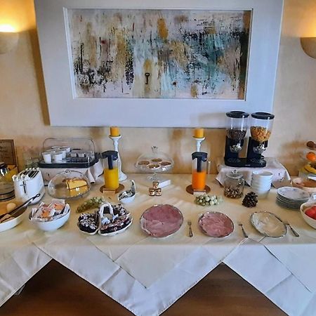 B&B Villa Fiorini Moniga del Garda Luaran gambar