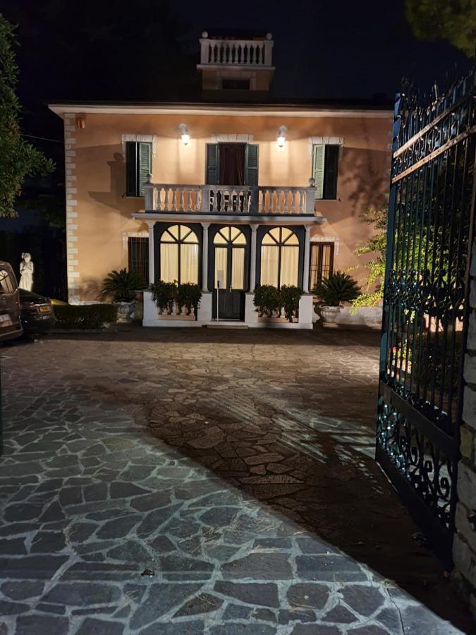 B&B Villa Fiorini Moniga del Garda Luaran gambar
