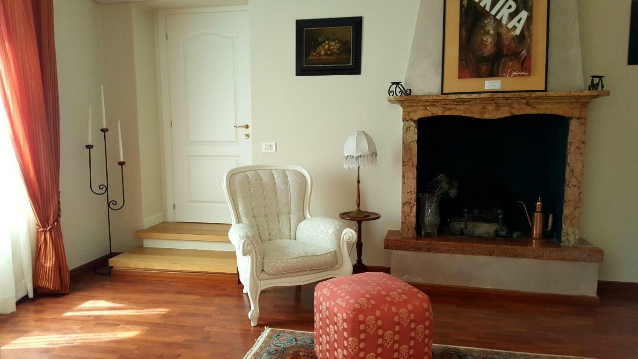 B&B Villa Fiorini Moniga del Garda Luaran gambar