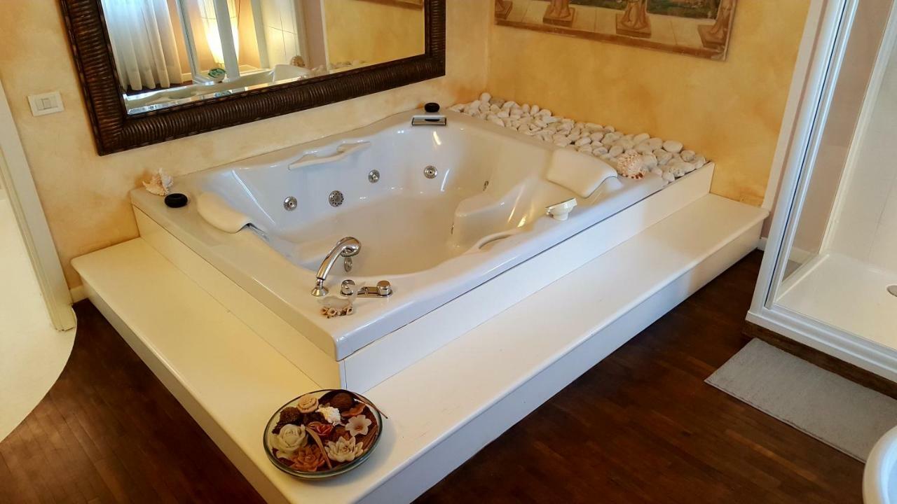 B&B Villa Fiorini Moniga del Garda Luaran gambar